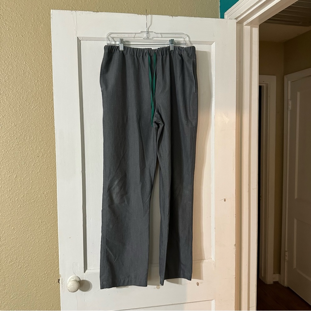 Figs pants size M